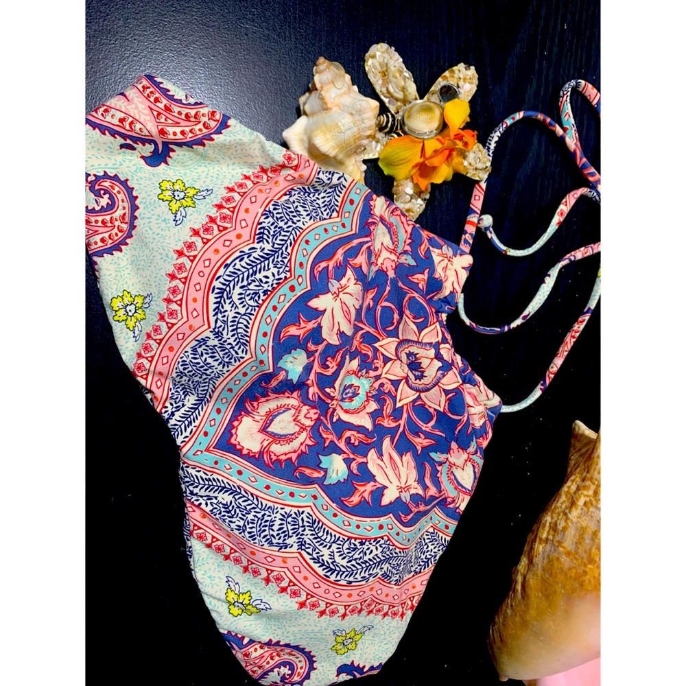 Bikini top, Kokomo, Size small, reversible